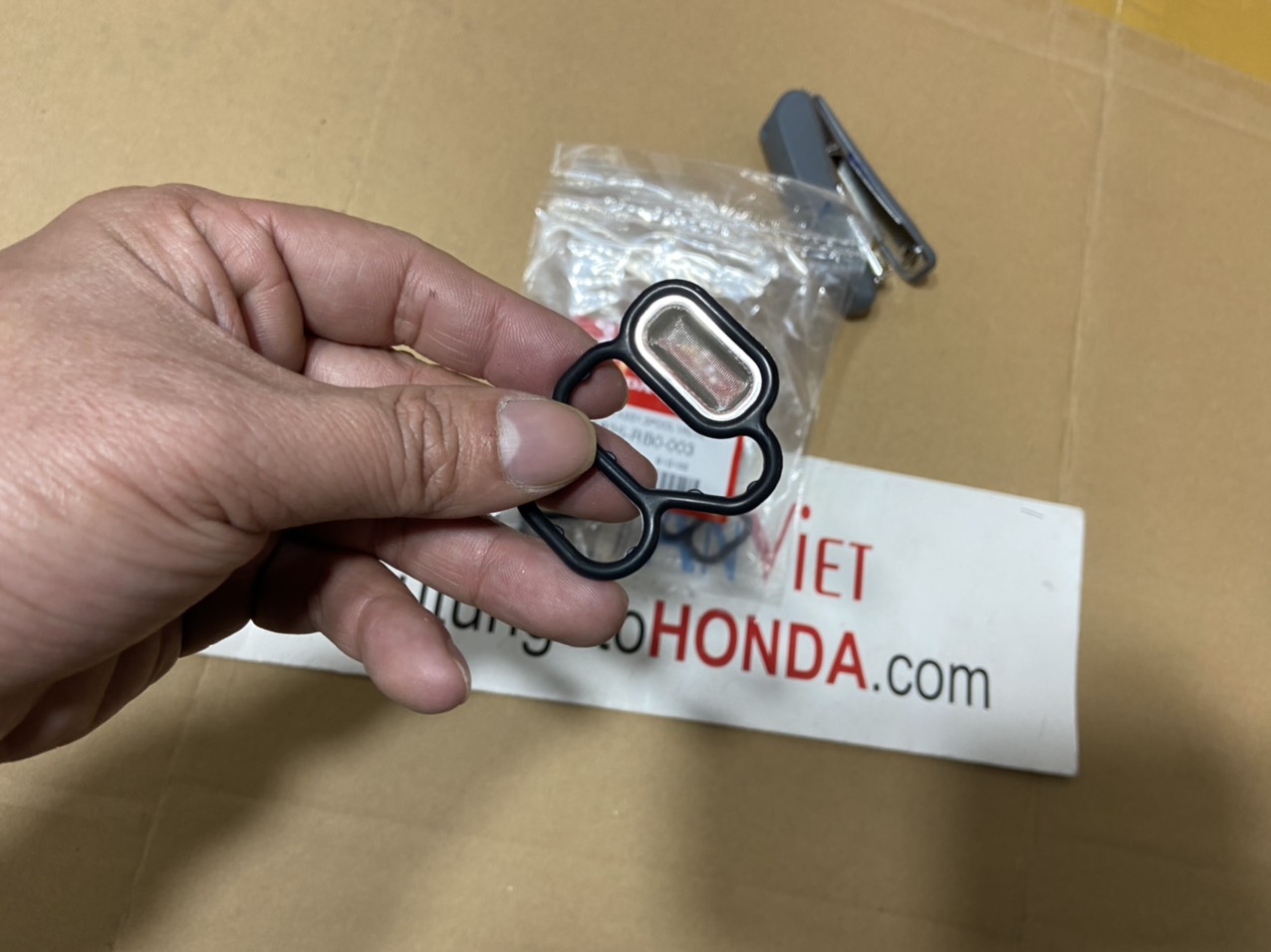 Lọc ở van Spool xe Honda JAZZ